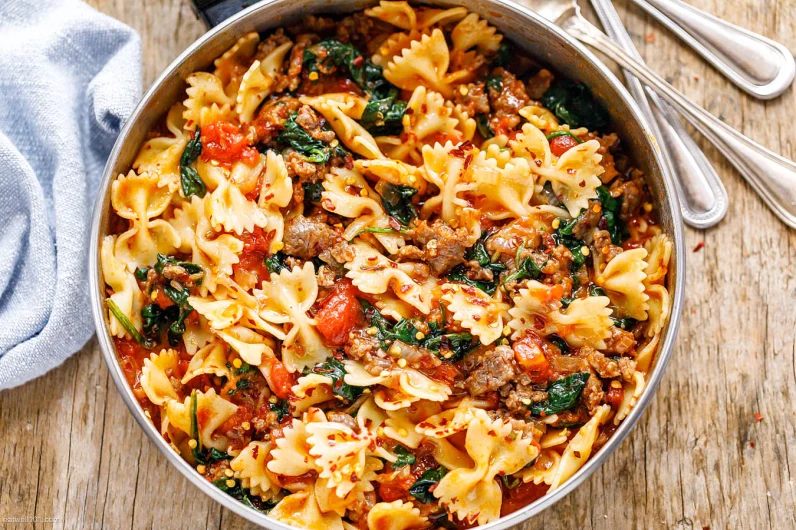 Tomato, Spinach & Sausage Pasta